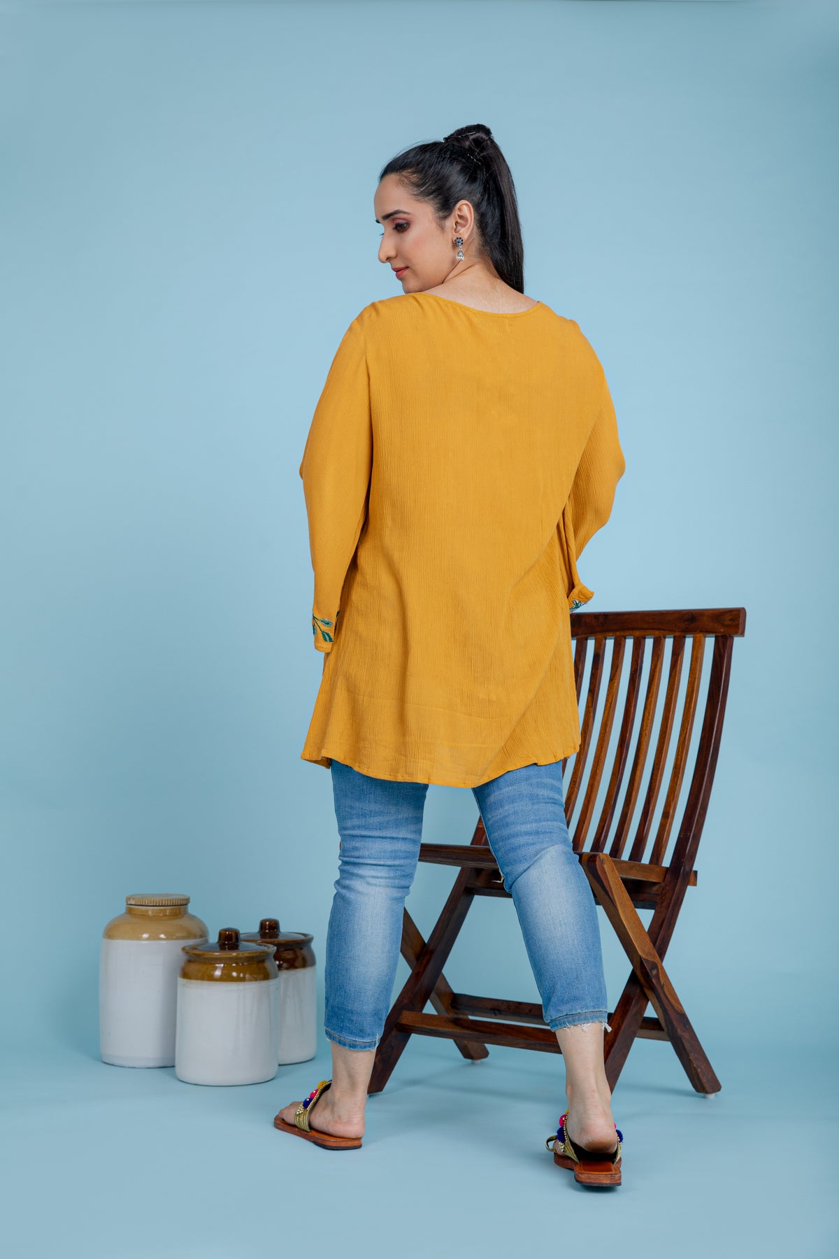 ABBY MUSTARD  EMBROIDERD TOP