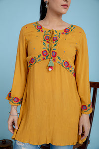 ABBY MUSTARD  EMBROIDERD TOP