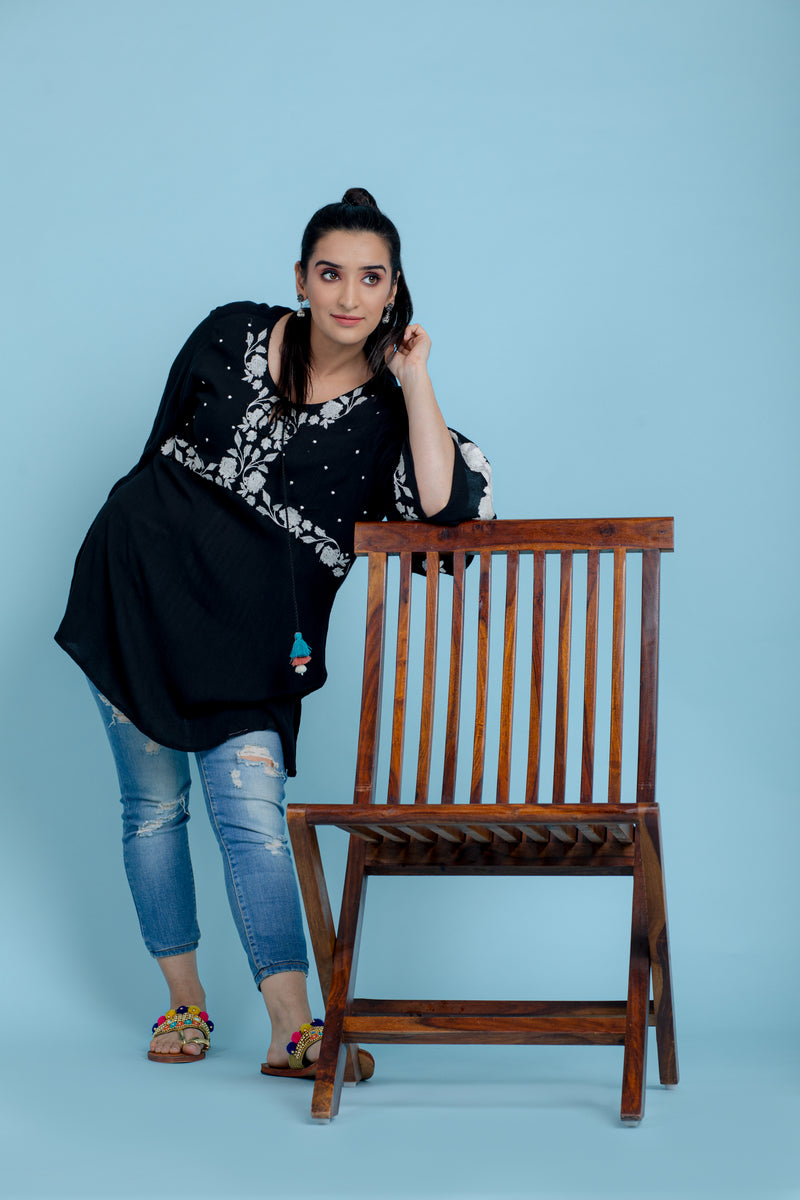 ABBY  BLACK EMBROIDERD TOP