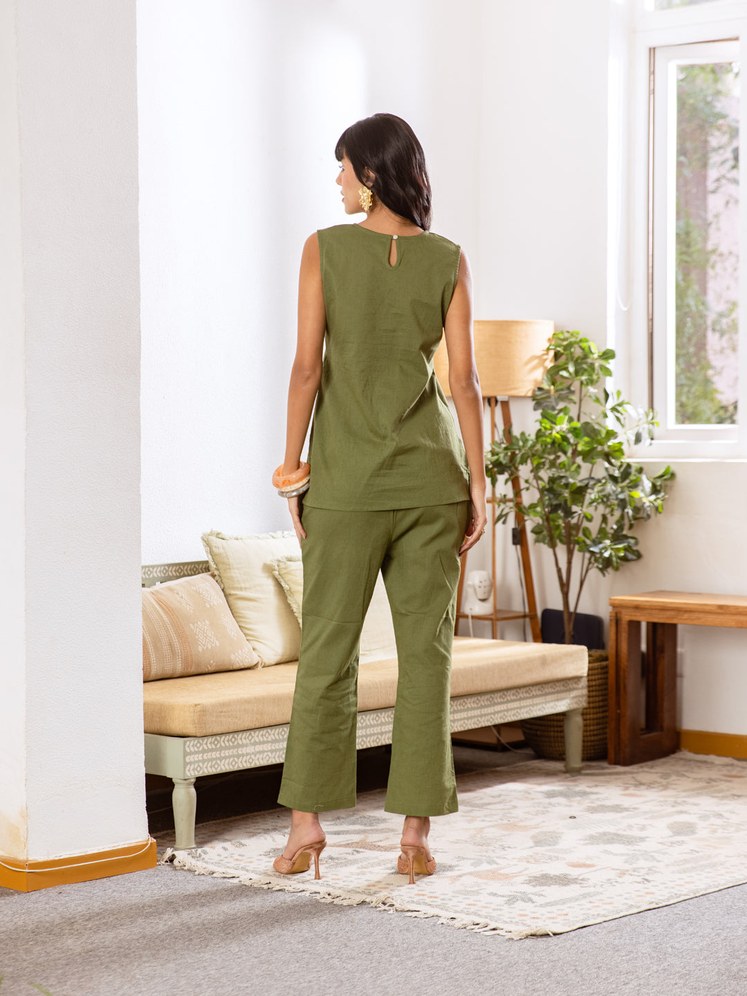 Palm Embroidery Kurta Set