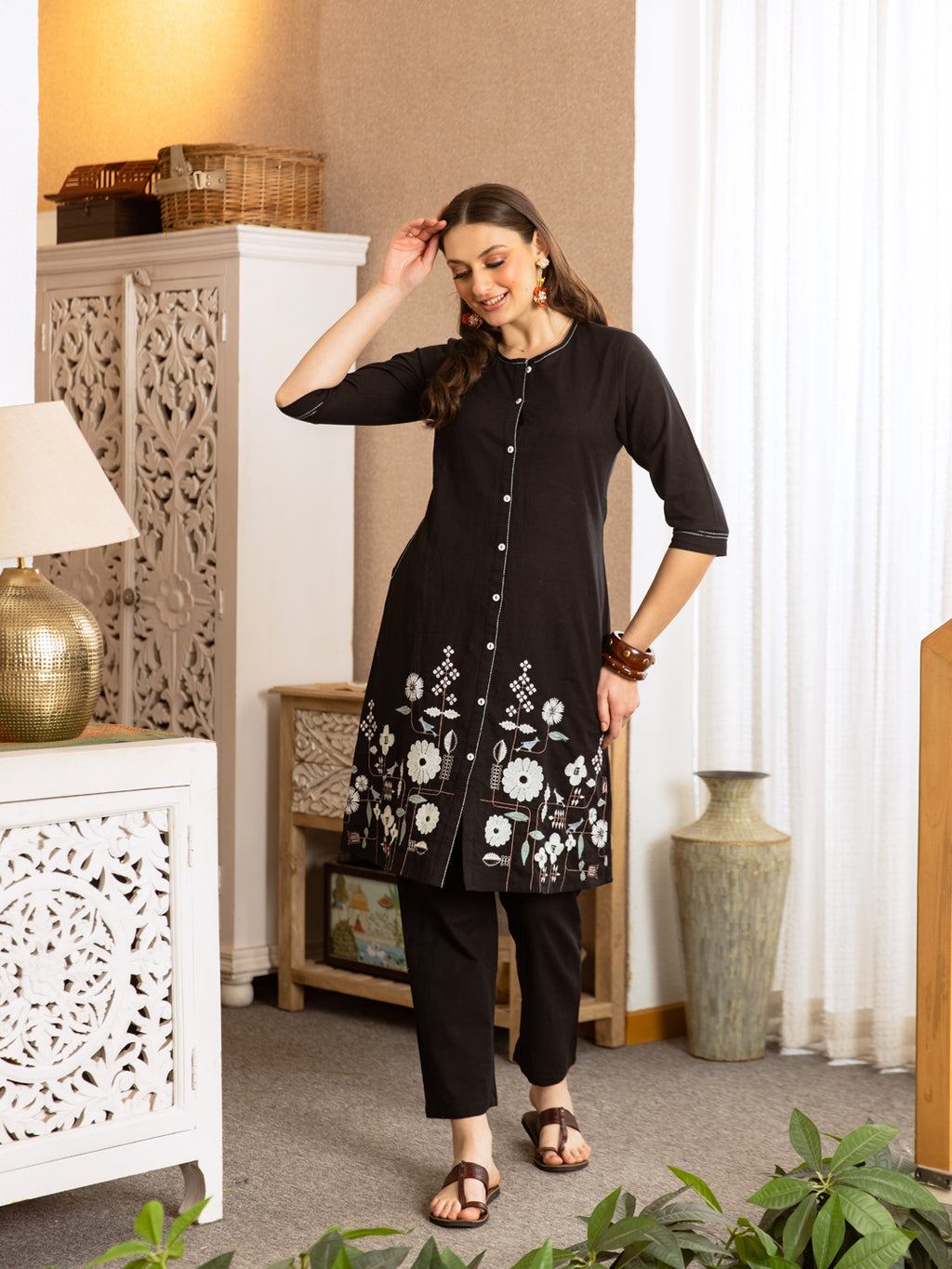 Jones Black Embroidery Kurta Set