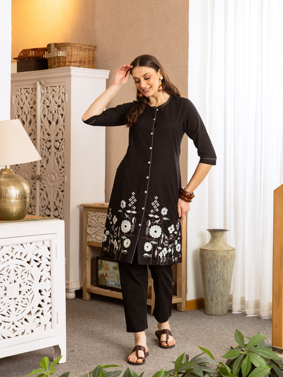 Jones Black Embroidery Kurta Set