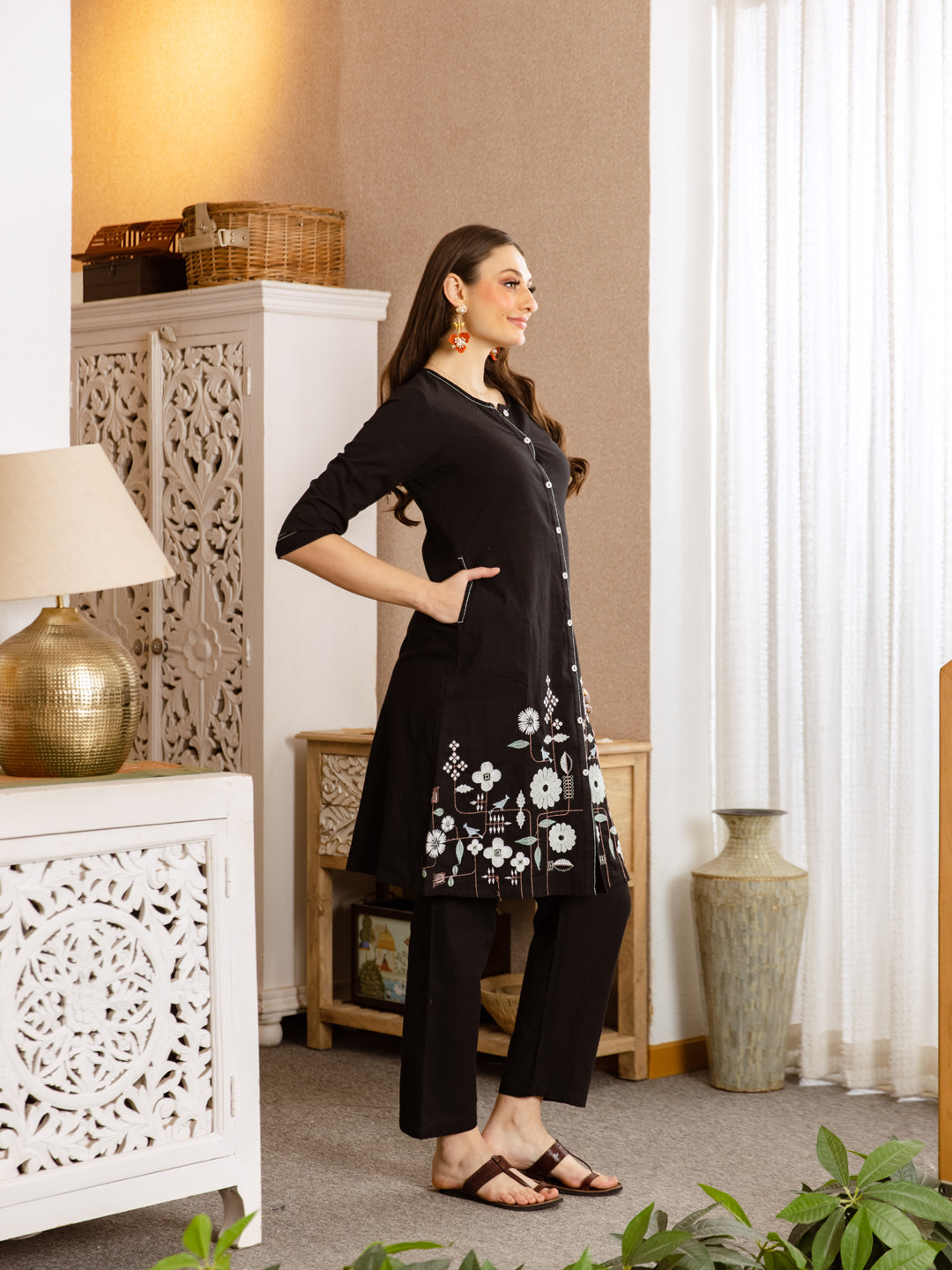 Jones Black Embroidery Kurta Set