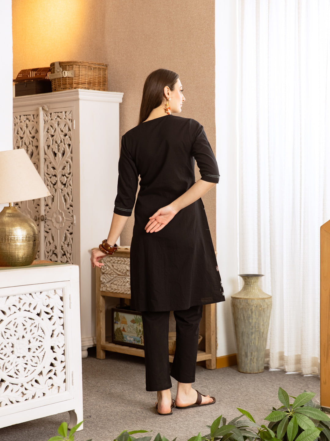 Jones Black Embroidery Kurta Set
