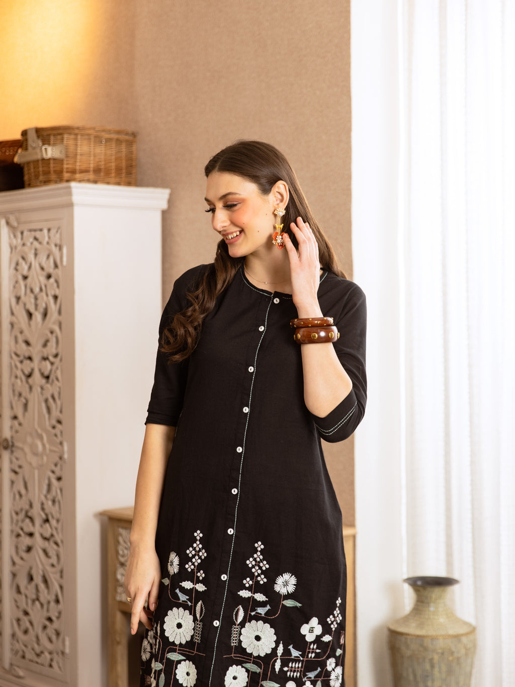 Jones Black Embroidery Kurta Set