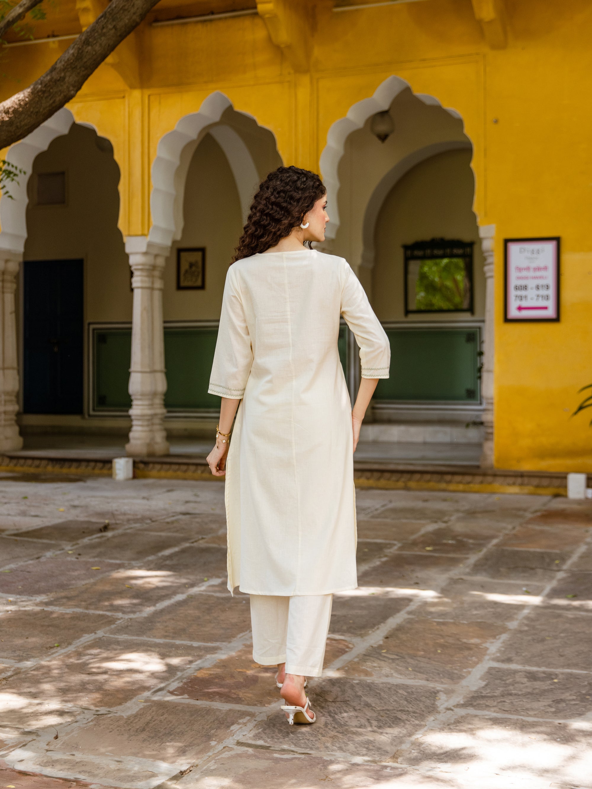 Jivika Off White Embroidery Kurta Set