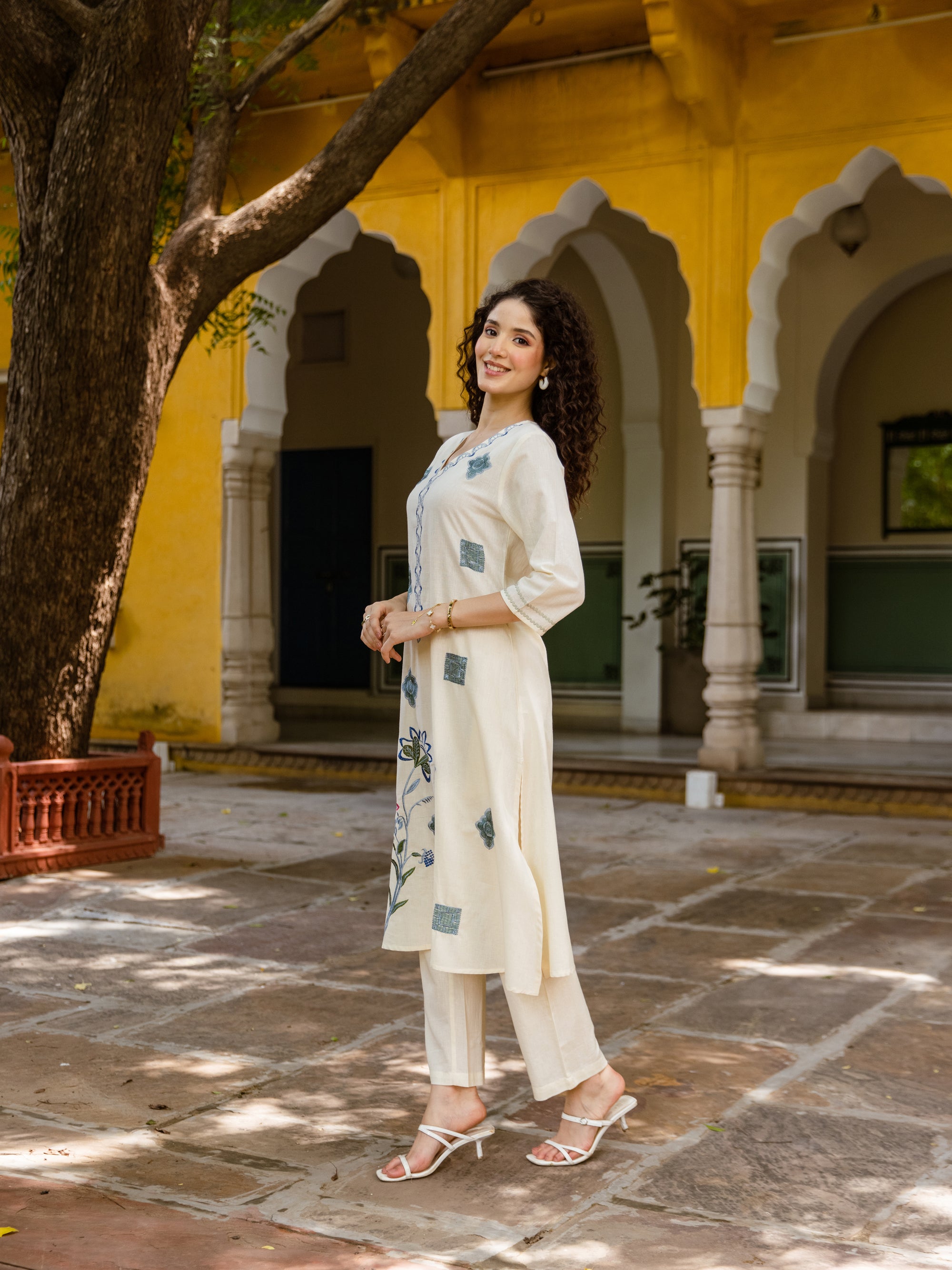 Jivika Off White Embroidery Kurta Set