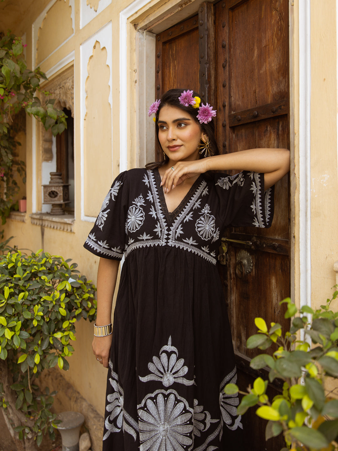Milan embroidery black dress
