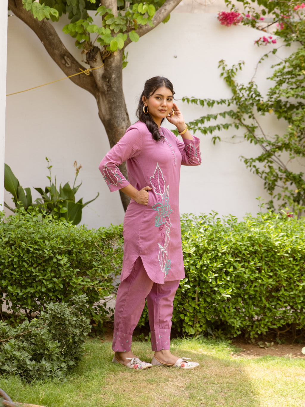 Clara Mauve Pink Embroidery Kurta Set