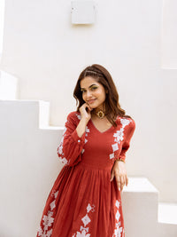 Nueva marron embroidery dress