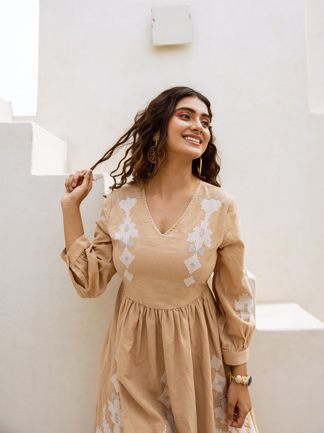 Nueva beige embroidery dress