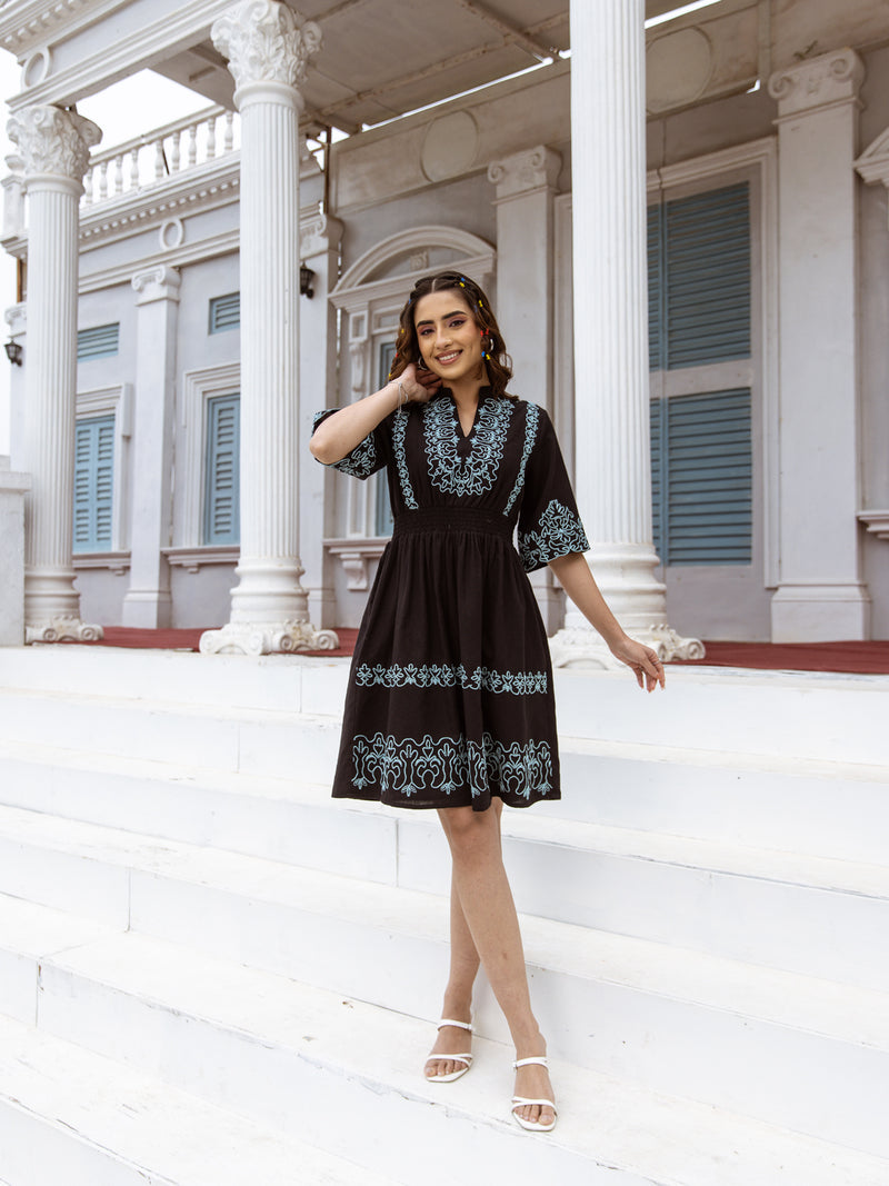 Anna embroidery black dress