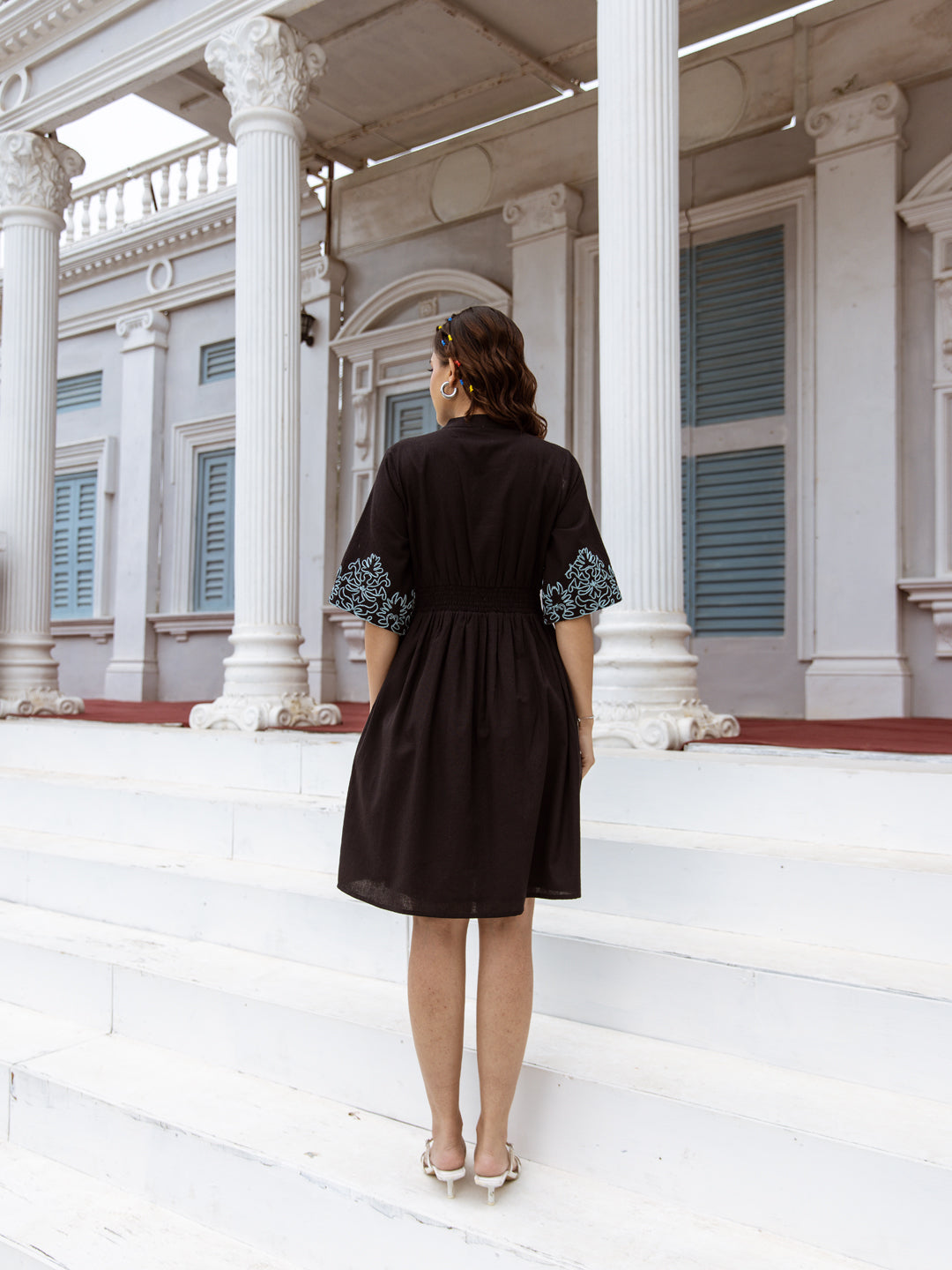 Anna embroidery black dress