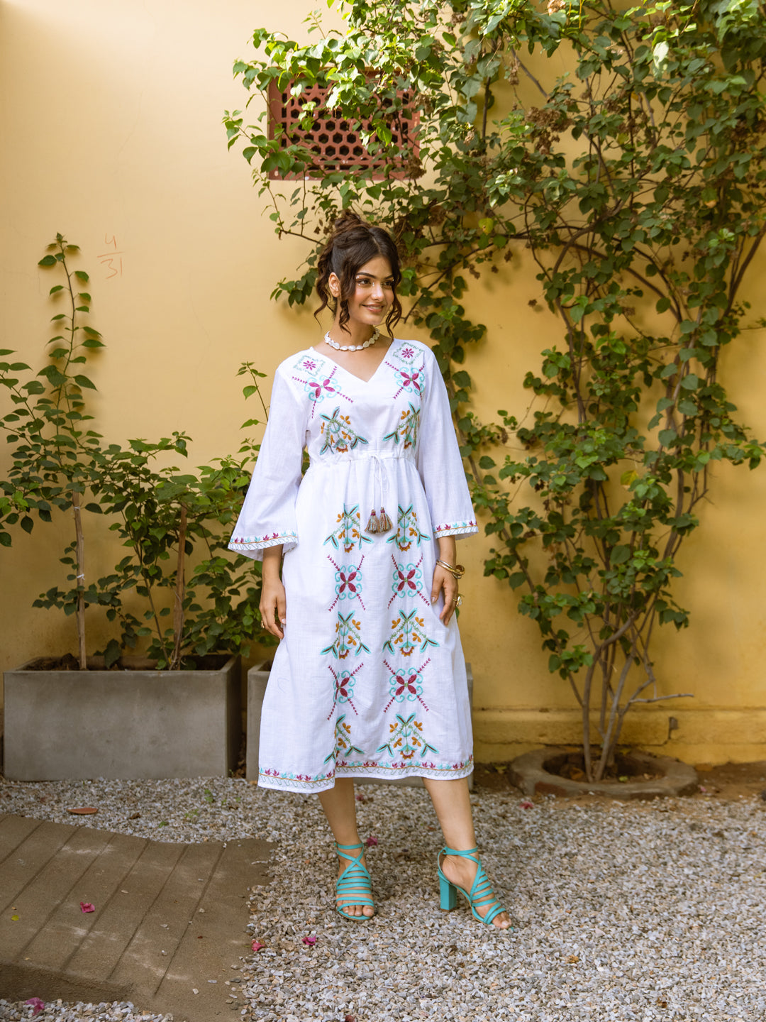 Parrot White Embroidery Dress