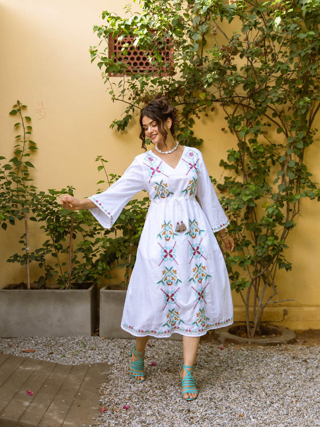 Parrot White Embroidery Dress