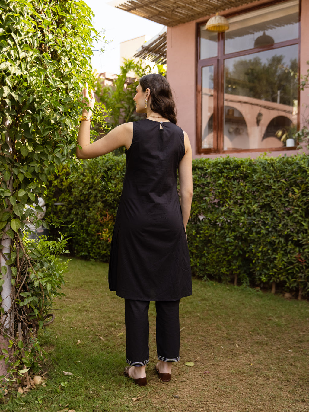 Robel Black Embroidery Kurta Set