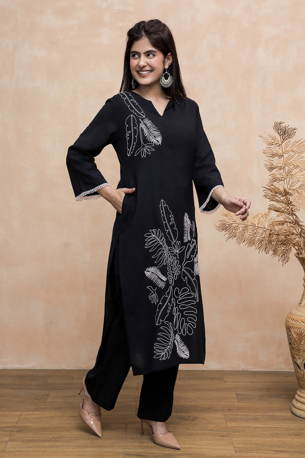 Laila Black Embroidery Kurta Set