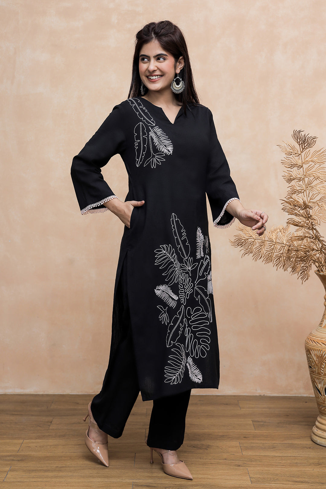Laila Black Embroidery Kurta Set