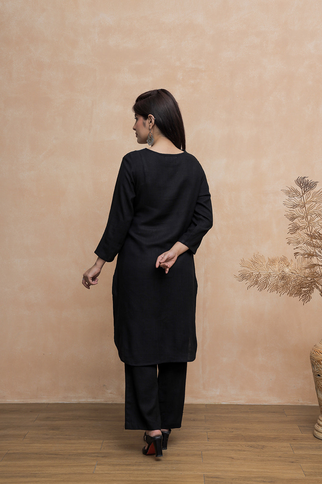 Kiani Black Embroidery Kurta set