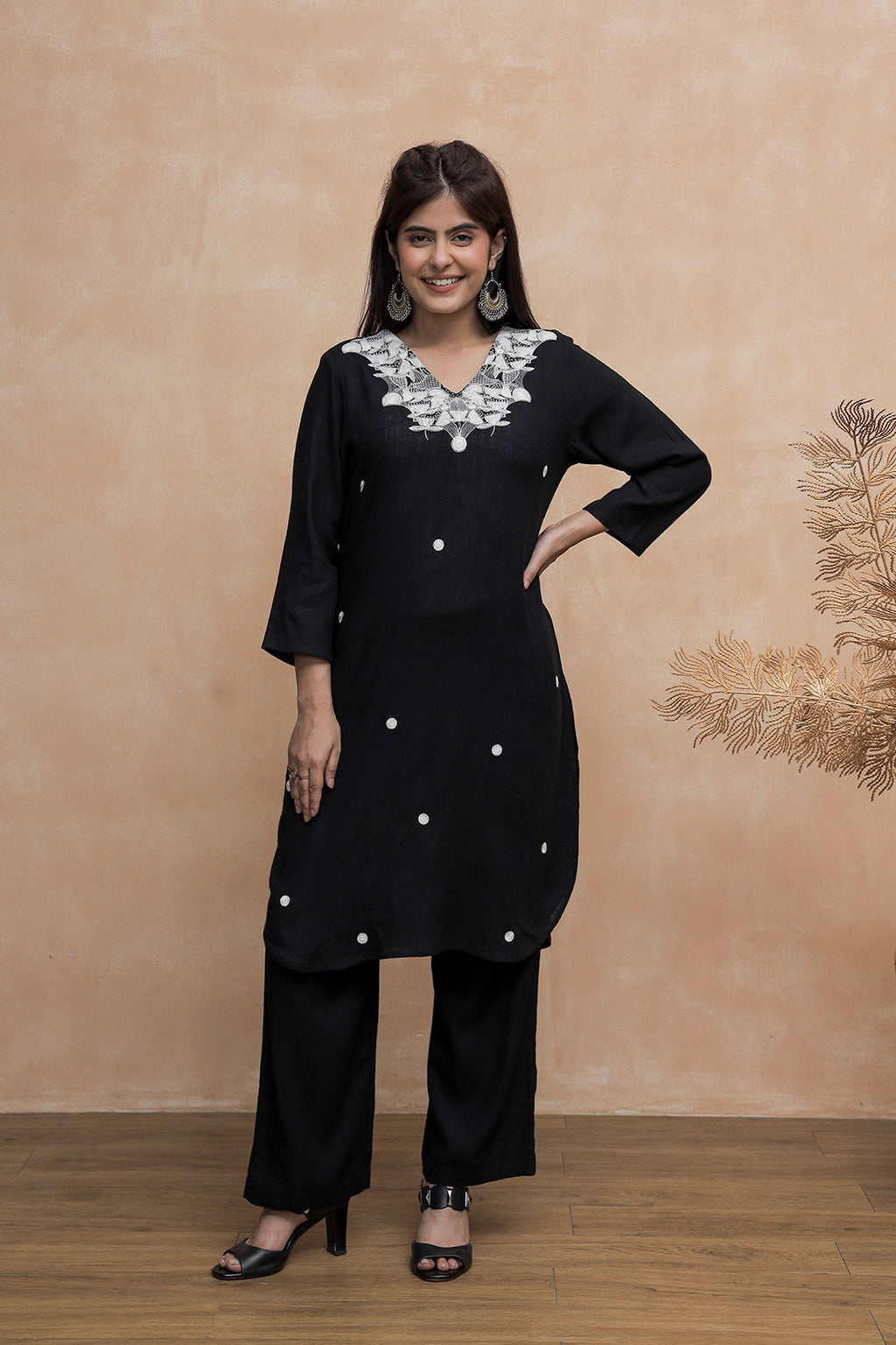 Kiani Black Embroidery Kurta set
