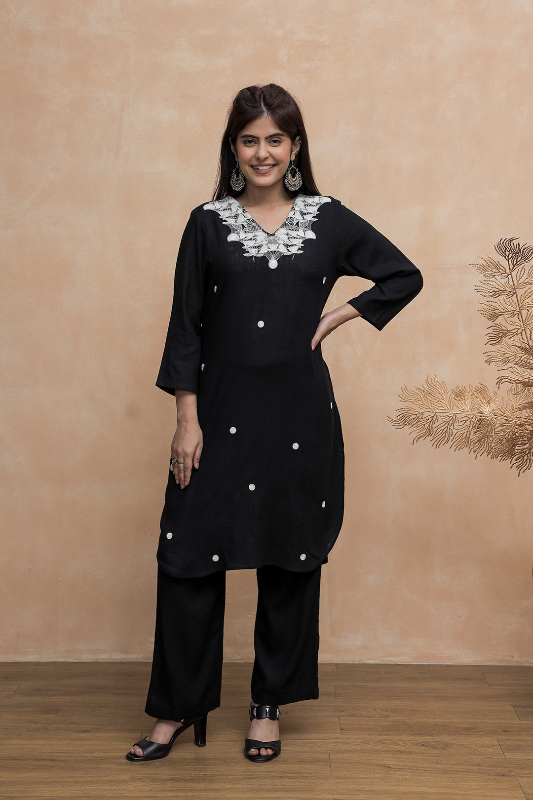 Kiani Black Embroidery Kurta set