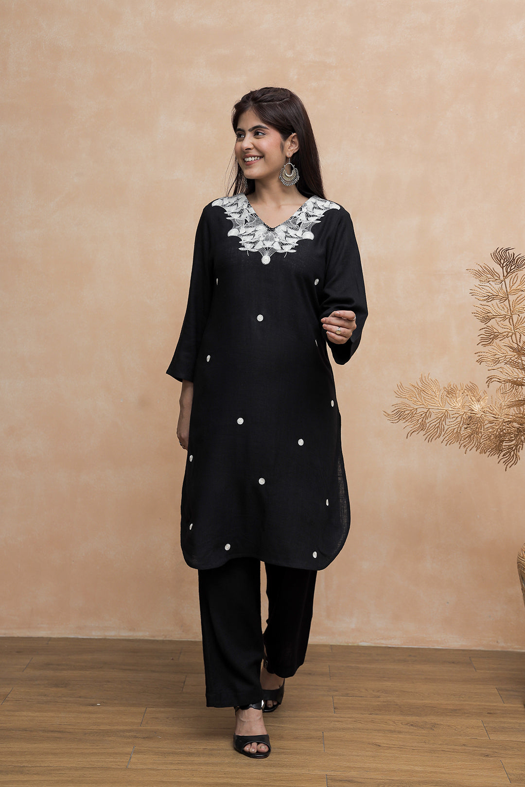 Kiani Black Embroidery Kurta set
