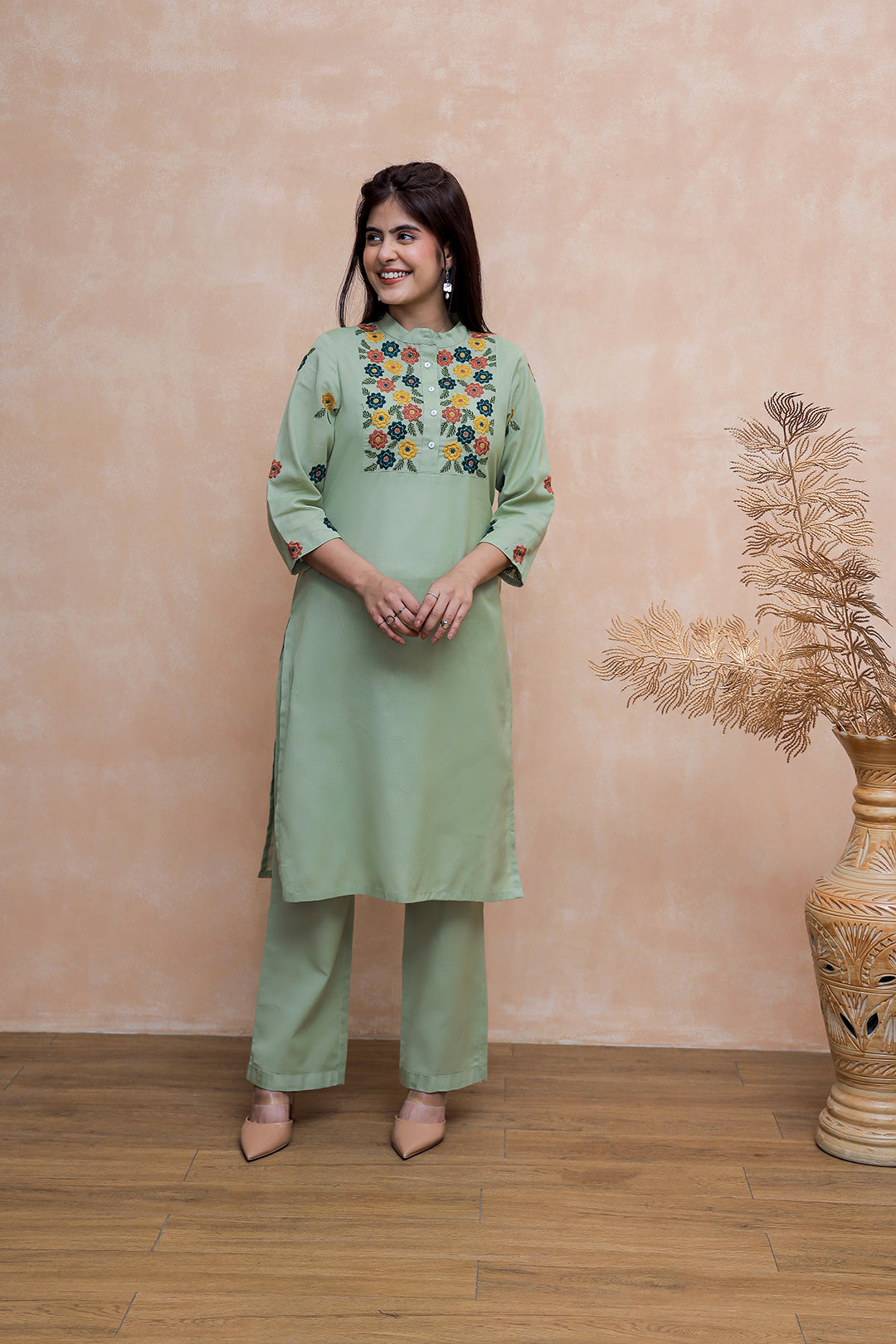 Augustya Pastel Green  Embroidery Kurta Se