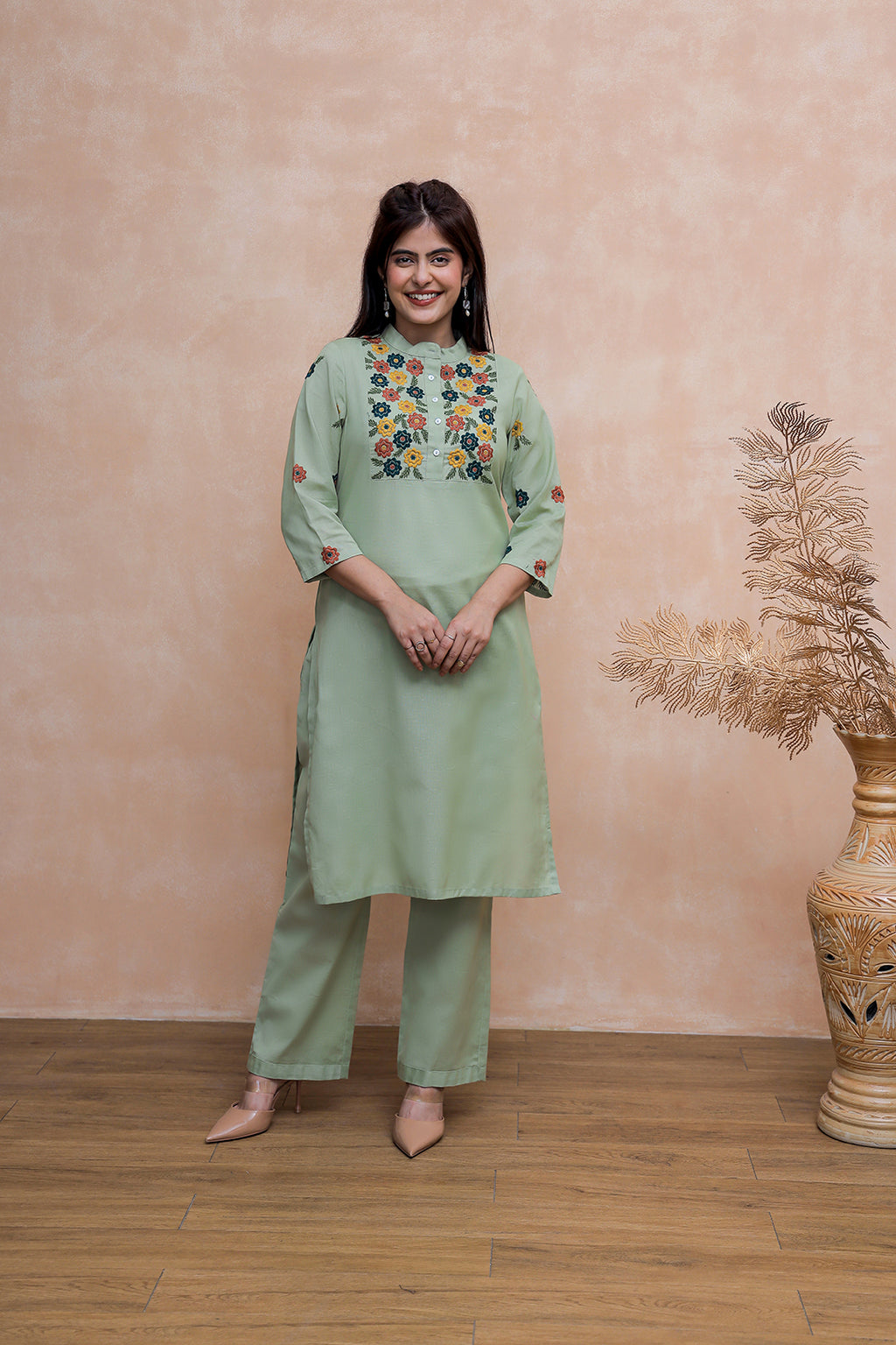 Augustya Pastel Green  Embroidery Kurta Se