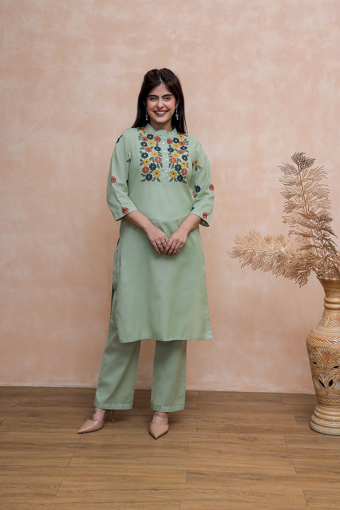 Augustya Pastel Green  Embroidery Kurta Se
