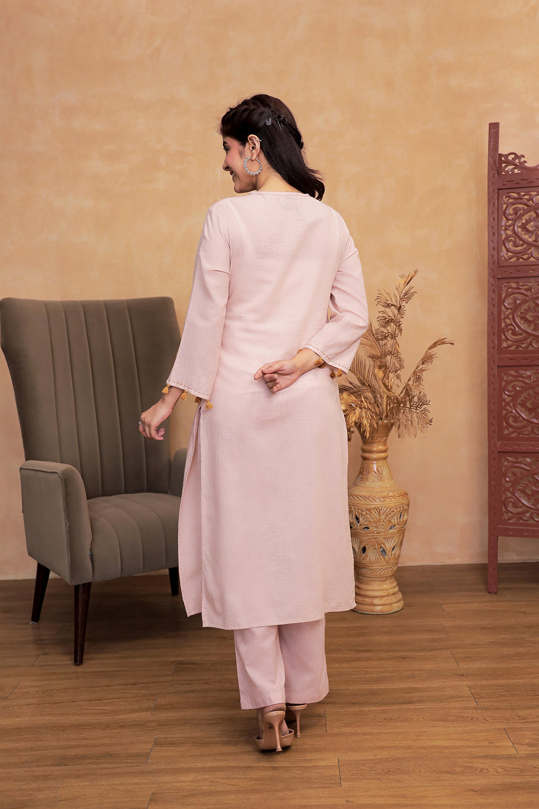 Sakhi Pastel Pink Embroidery Kurta Set