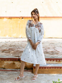 Sunny white embroidery dress