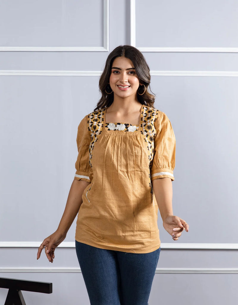 Lia embroidered top