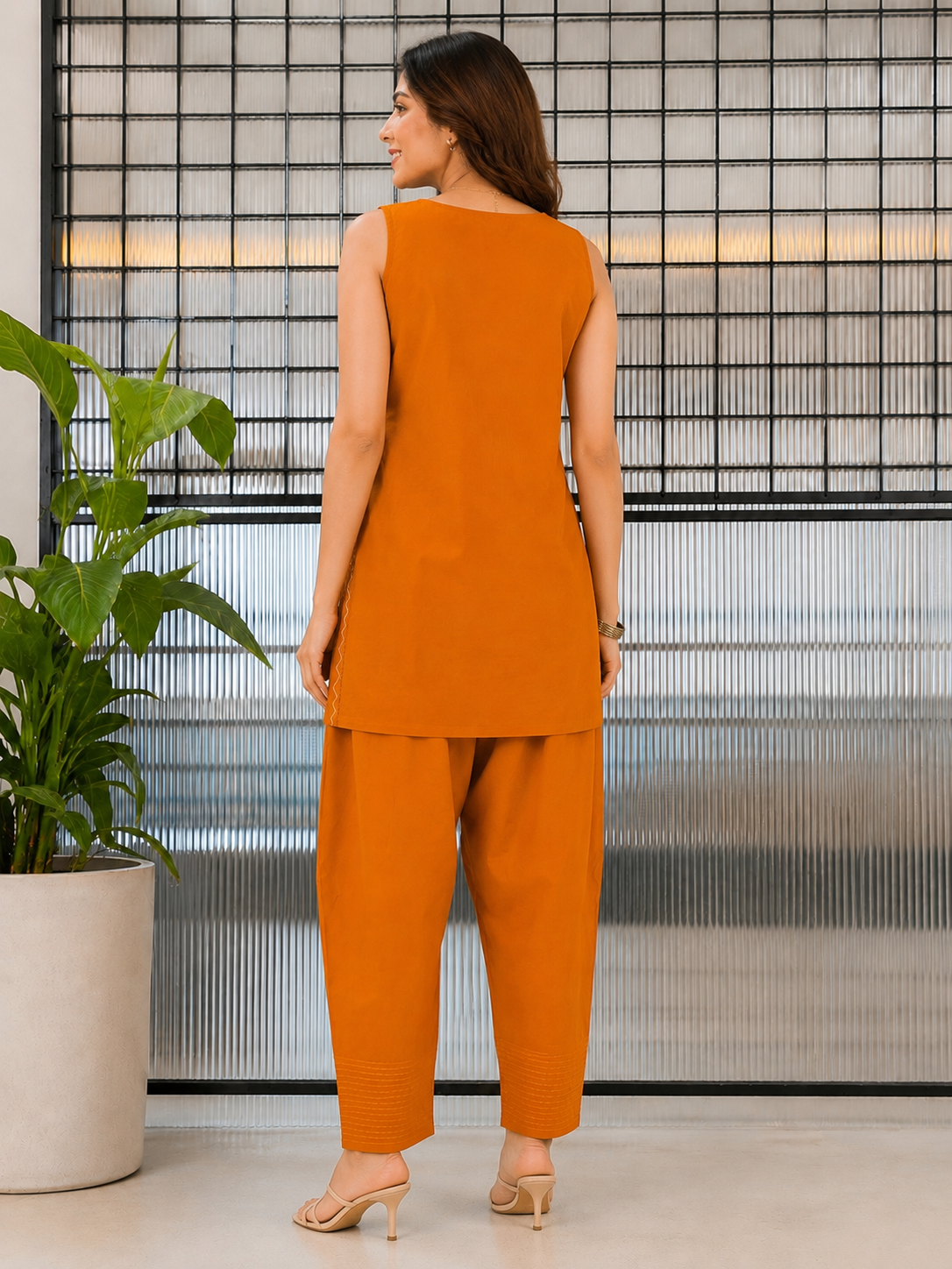 Miru Embroidery Kurta Set