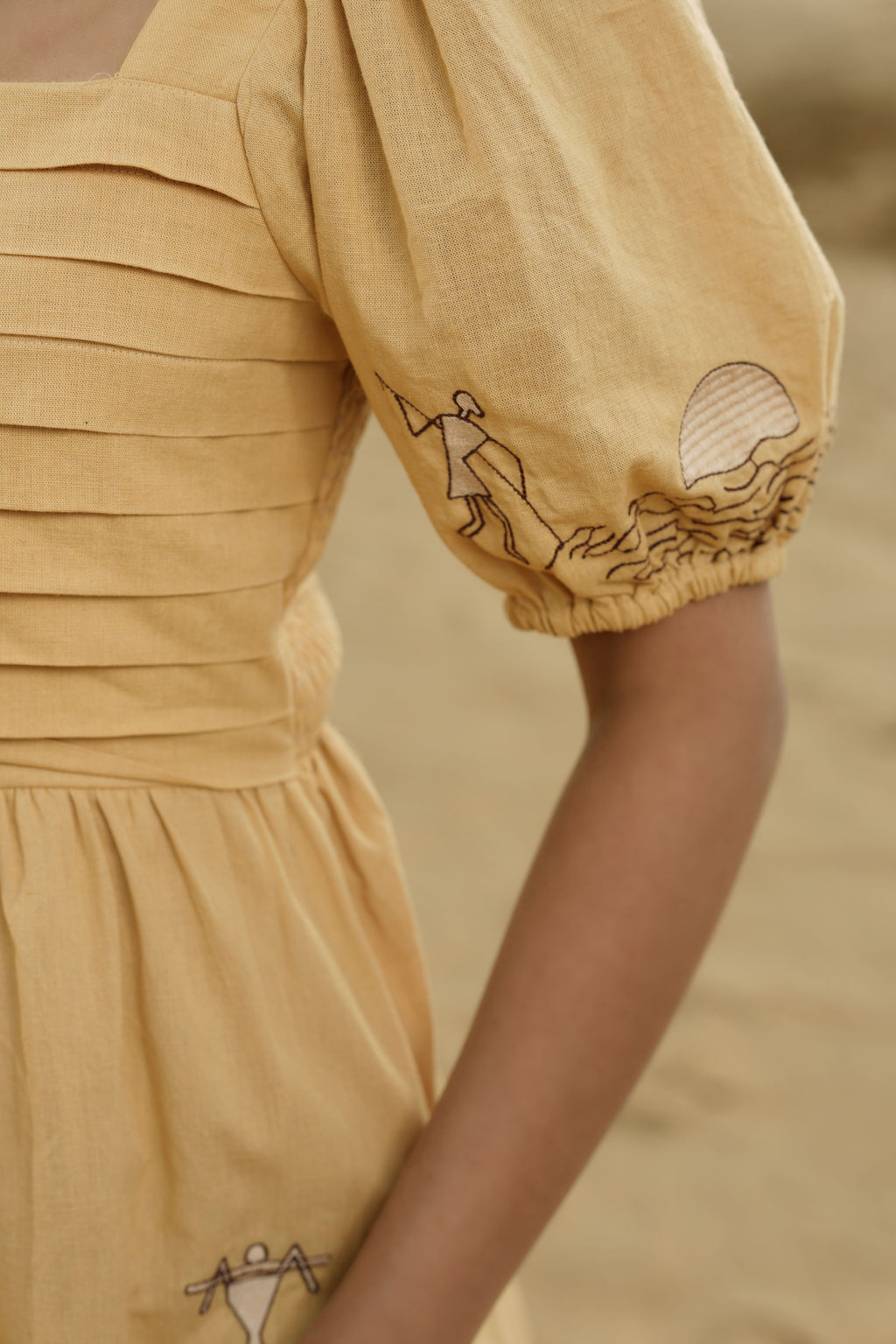 Fornt Pleat Embroidery Dress