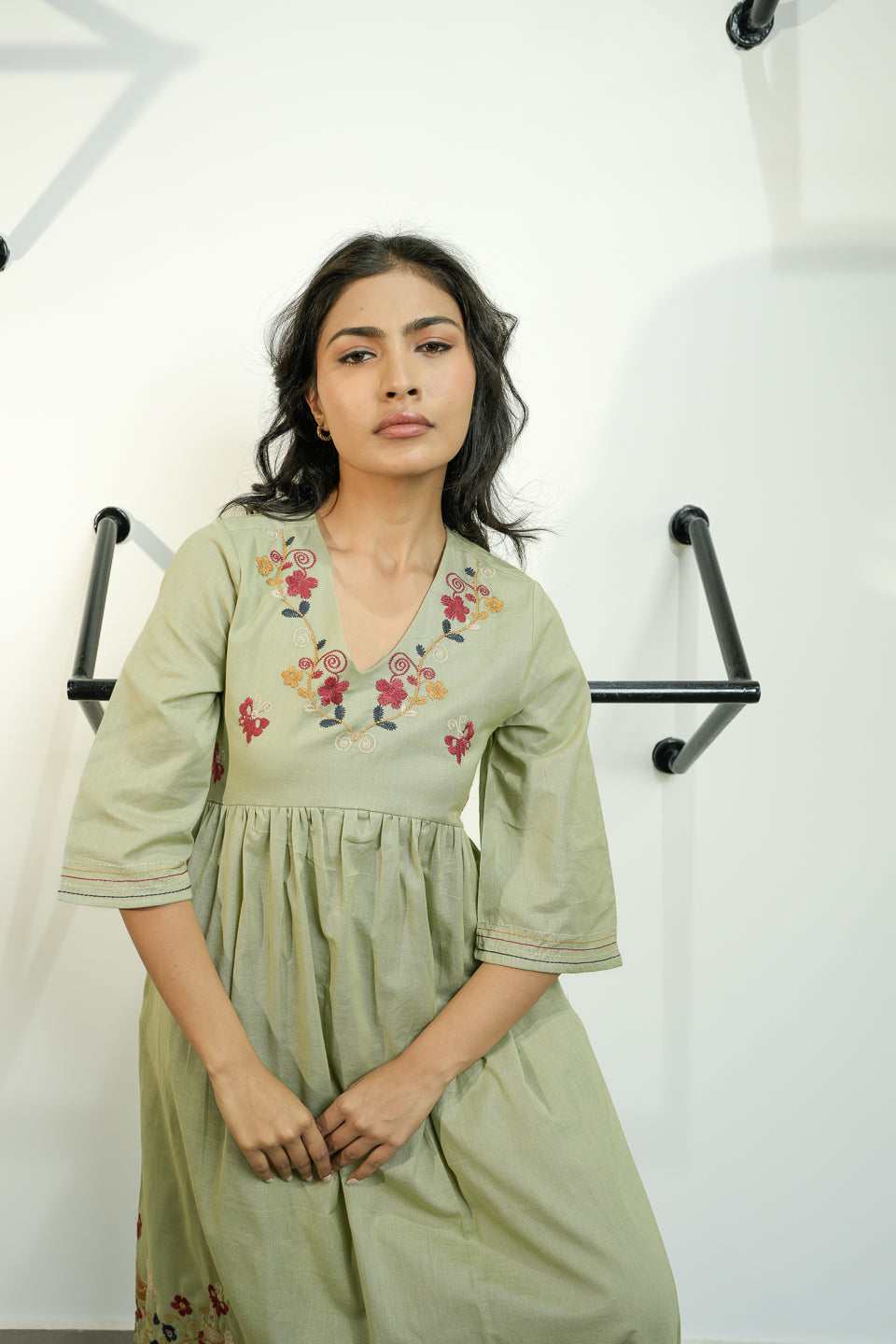 Bee embroidery green dress