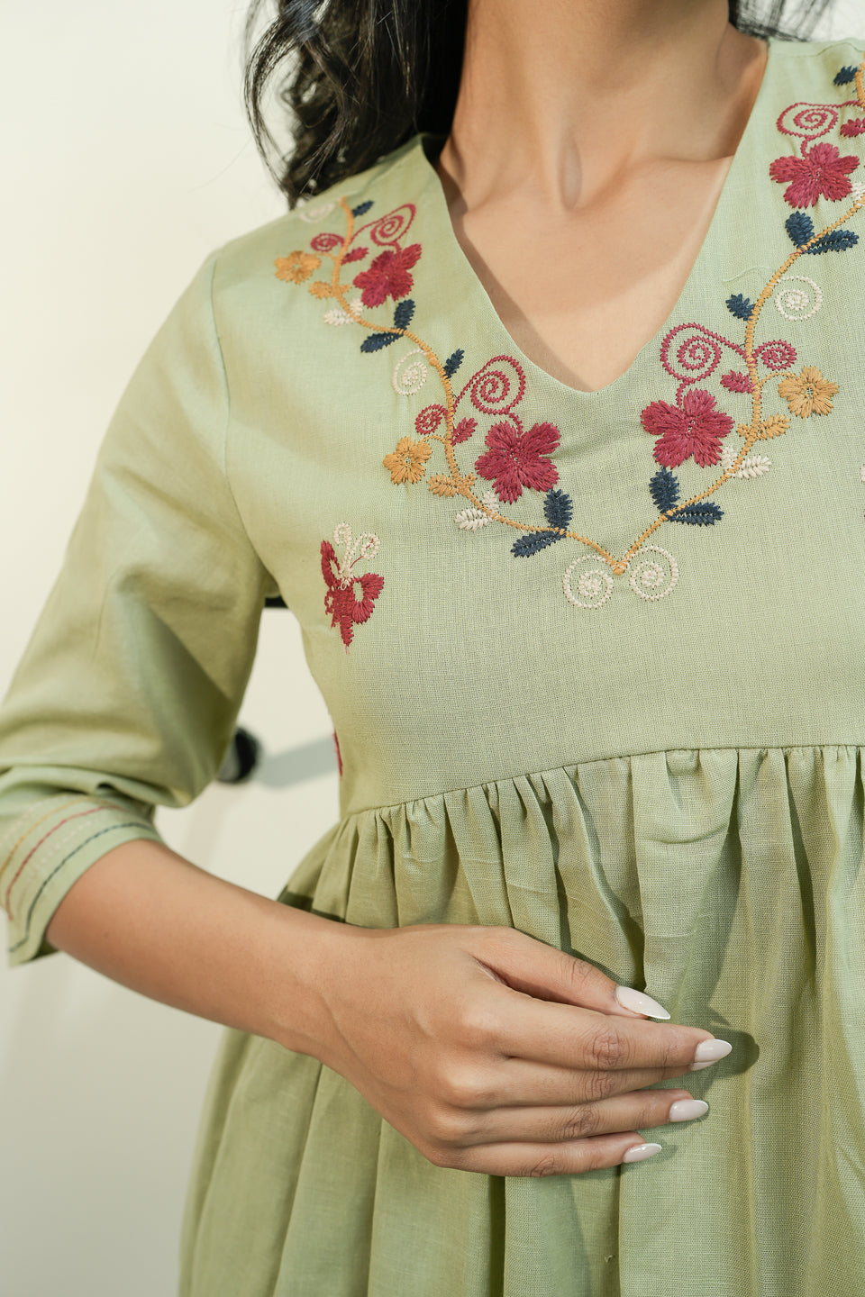 Bee embroidery green dress