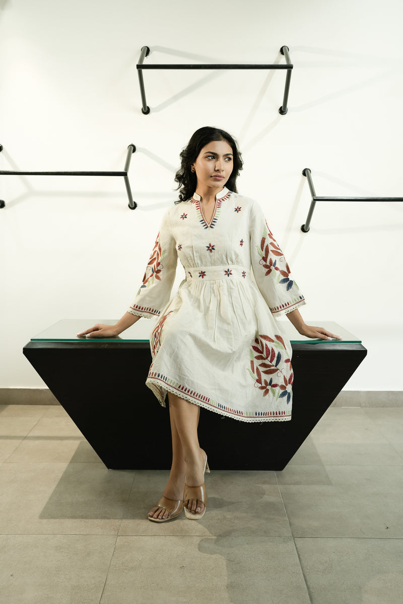 Ring white embroidery dress