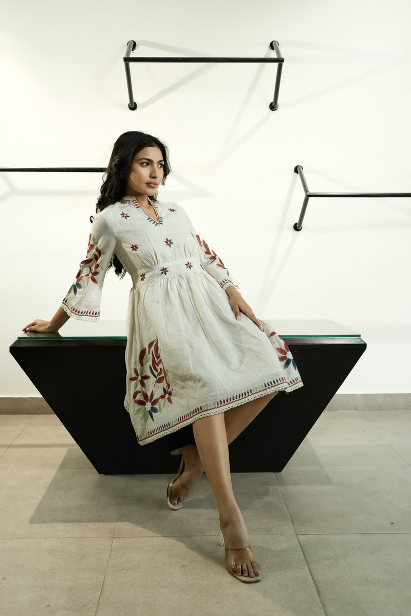 Ring white embroidery dress